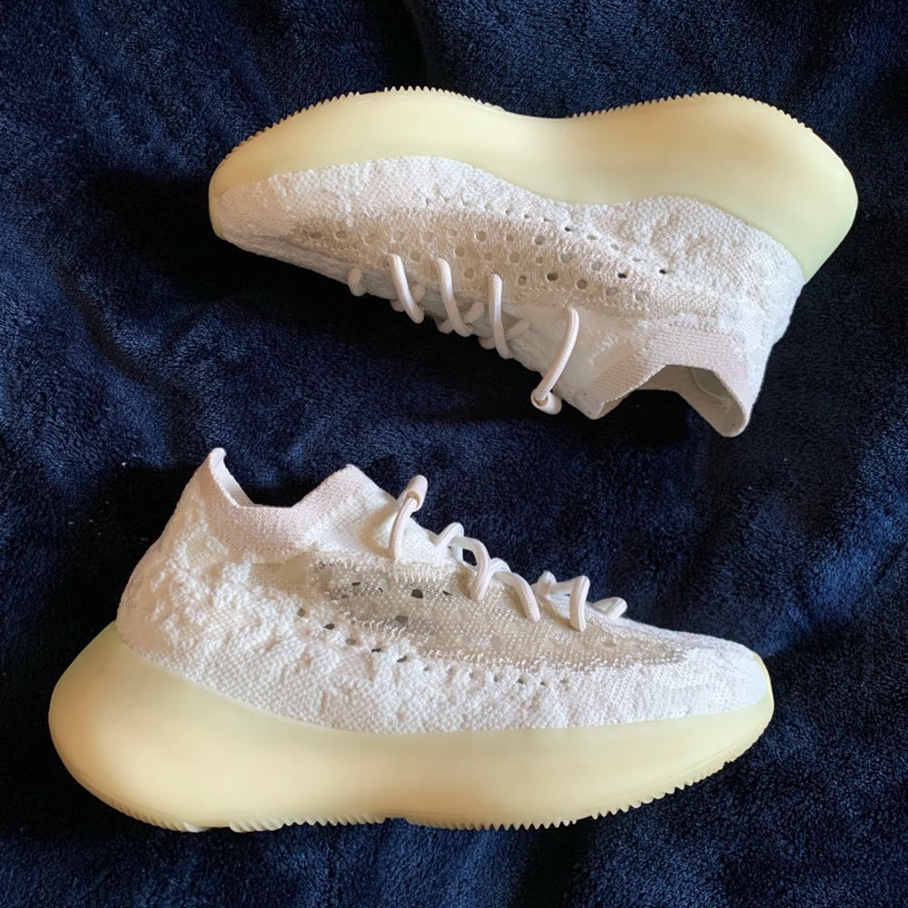 YEEZY 380 CALCITE GLOW (W) 7.5 GS 6